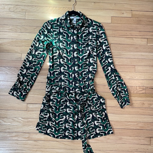 Diane von Furstenberg Silk Long Sleeve Dress, 2 - Picture 2 of 15